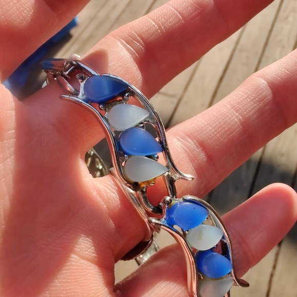 Vintage moonglow thermoset bracelet - Picture 4 of 4